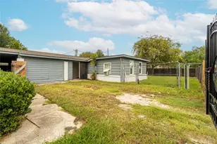 9535 Sweetwater Ln, Houston, TX 77037 - Photo 5