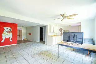 9535 Sweetwater Ln, Houston, TX 77037 - Photo 9