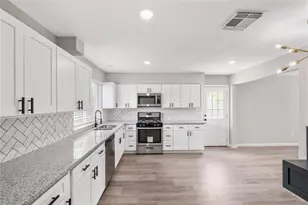 4523 Waterfall Way, Sugar Land, TX 77479 - Photo 5