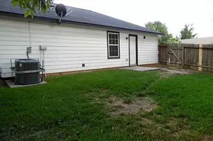 200 W Worsham St, Willis, TX 77378 - Photo 13