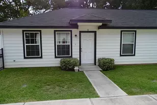 200 W Worsham St, Willis, TX 77378 - Photo 1