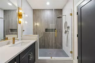 5326 Ridgeway Dr, Houston, TX 77033 - Photo 19