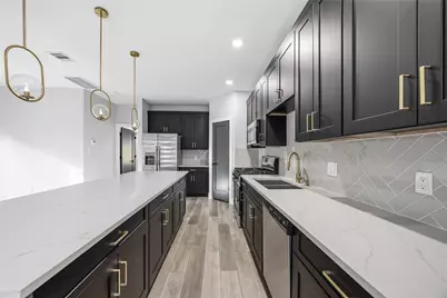 5326 Ridgeway Drive, Houston, TX 77033 - Photo 11