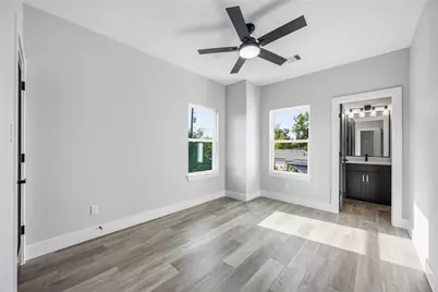 5326 Ridgeway Drive, Houston, TX 77033 - Photo 27