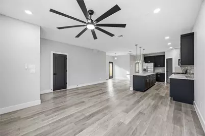 5326 Ridgeway Drive, Houston, TX 77033 - Photo 7