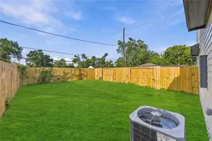 5326 Ridgeway Dr, Houston, TX 77033 - Photo 31