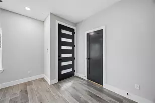 5326 Ridgeway Dr, Houston, TX 77033 - Photo 5