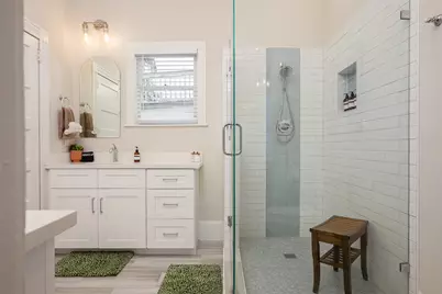1021 Sealy Street, Galveston, TX 77550 - Photo 17