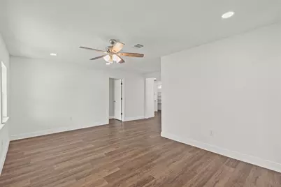 7009 Oleander Drive, Hitchcock, TX 77563 - Photo 9