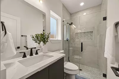1105 Wilson St, Houston, TX 77019 - Photo 19