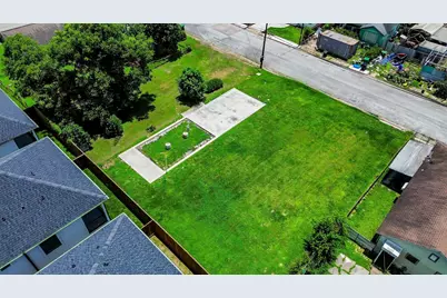 821 E 32 Street, Houston, TX 77022 - Photo 3