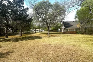 127 N Mechanic St, Bellville, TX 77418 - Photo 15
