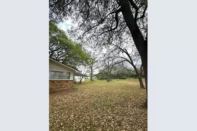 127 N Mechanic Street, Bellville, TX 77418 - Photo 7