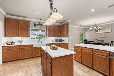 12138 Ivy Drive, Conroe, TX 77303 - Photo 9