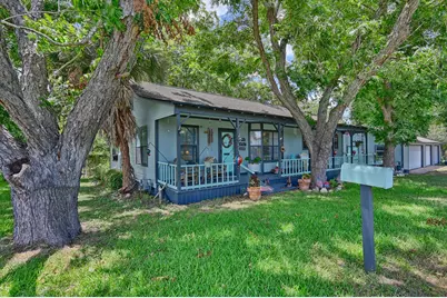 411 Bohlmann Avenue, Schulenburg, TX 78956 - Photo 7