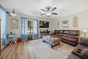 411 Bohlmann Ave, Schulenburg, TX 78956 - Photo 21