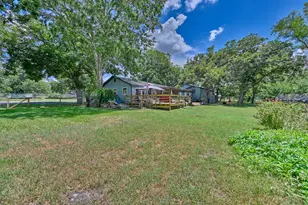 411 Bohlmann Ave, Schulenburg, TX 78956 - Photo 11