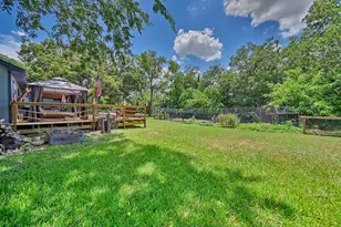 411 Bohlmann Ave, Schulenburg, TX 78956 - Photo 15