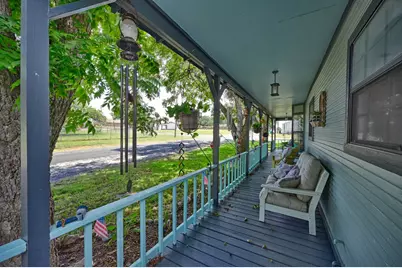 411 Bohlmann Avenue, Schulenburg, TX 78956 - Photo 7