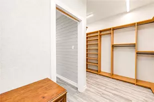 6211 Grovewood Ln, Houston, TX 77008 - Photo 21