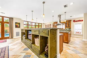 6211 Grovewood Ln, Houston, TX 77008 - Photo 11