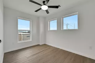701 39th St, Galveston, TX 77550 - Photo 29