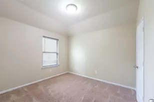 9408 Savannah Holly Dr, Houston, TX 77075 - Photo 17