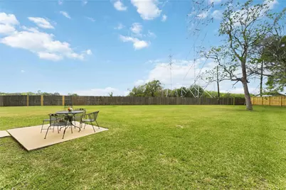 205 Oak Creek Circle, League City, TX 77573 - Photo 17