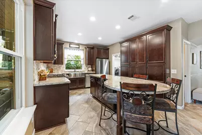 50 N Hollylaurel Circle, The Woodlands, TX 77382 - Photo 11