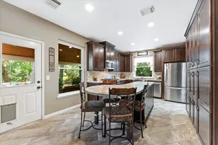 50 N Holly Laurel Cir, The Woodlands, TX 77382 - Photo 9