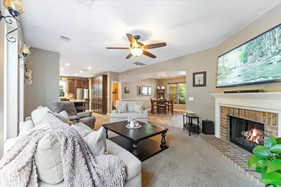 50 N Hollylaurel Circle, The Woodlands, TX 77382 - Photo 9