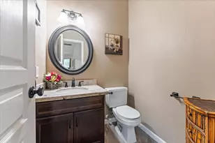 50 N Holly Laurel Cir, The Woodlands, TX 77382 - Photo 5