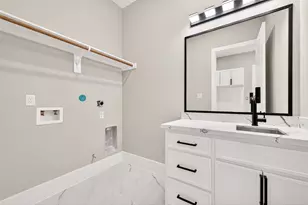 4027 Black Locust Dr, Houston, TX 77088 - Photo 11