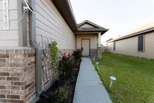 13239 Ashley Meadow Ln, Houston, TX 77044 - Photo 3