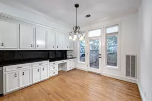 1221 Wynden Ct, Houston, TX 77056 - Photo 13