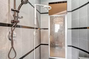 1221 Wynden Ct, Houston, TX 77056 - Photo 25