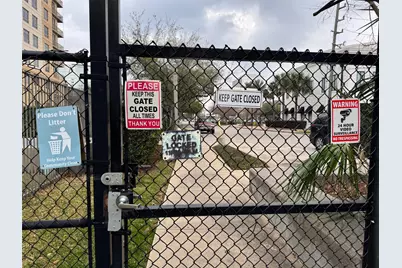 1221 Wynden Court, Houston, TX 77056 - Photo 45