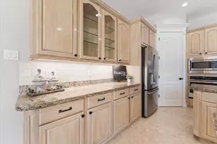 911 Sandy Beach Dr, Conroe, TX 77304 - Photo 15