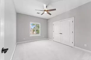 911 Sandy Beach Dr, Conroe, TX 77304 - Photo 33
