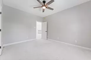 911 Sandy Beach Dr, Conroe, TX 77304 - Photo 29