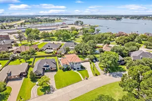 911 Sandy Beach Dr, Conroe, TX 77304 - Photo 3