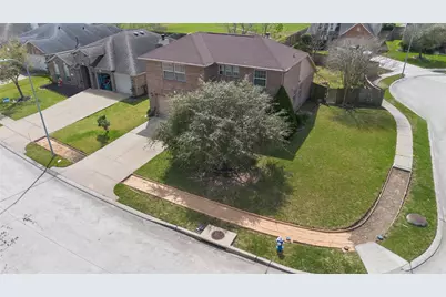 2990 Creek Falls Court, Pearland, TX 77581 - Photo 3
