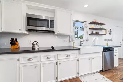 18506 E De Vaca, Galveston, TX 77554 - Photo 21
