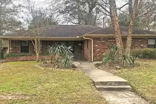 1010 21st St, Beaumont, TX 77706 - Photo 1
