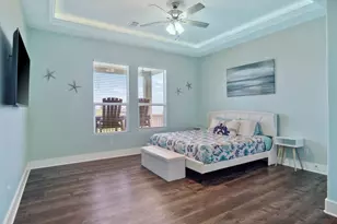 929 Magnolia Ln, Port Bolivar, TX 77650 - Photo 11