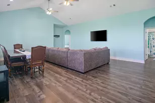 929 Magnolia Ln, Port Bolivar, TX 77650 - Photo 9