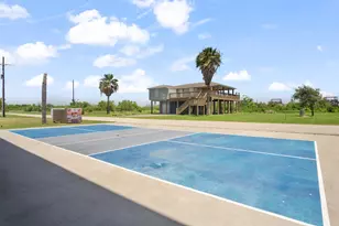 929 Magnolia Ln, Port Bolivar, TX 77650 - Photo 3