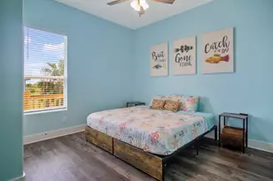929 Magnolia Ln, Port Bolivar, TX 77650 - Photo 13
