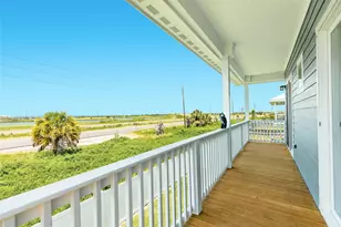 13930 Pirates Beach Blvd, Galveston, TX 77554 - Photo 21