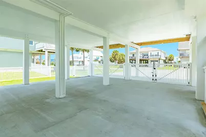 13930 Pirates Beach Boulevard, Galveston, TX 77554 - Photo 19
